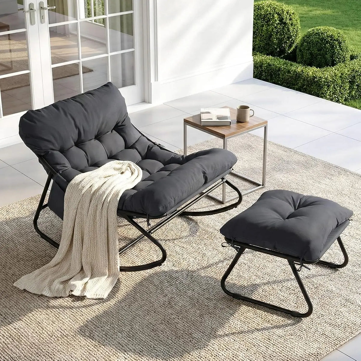 Fauteuil à Bascule Extérieur avec Repose-Pieds – coloris gris