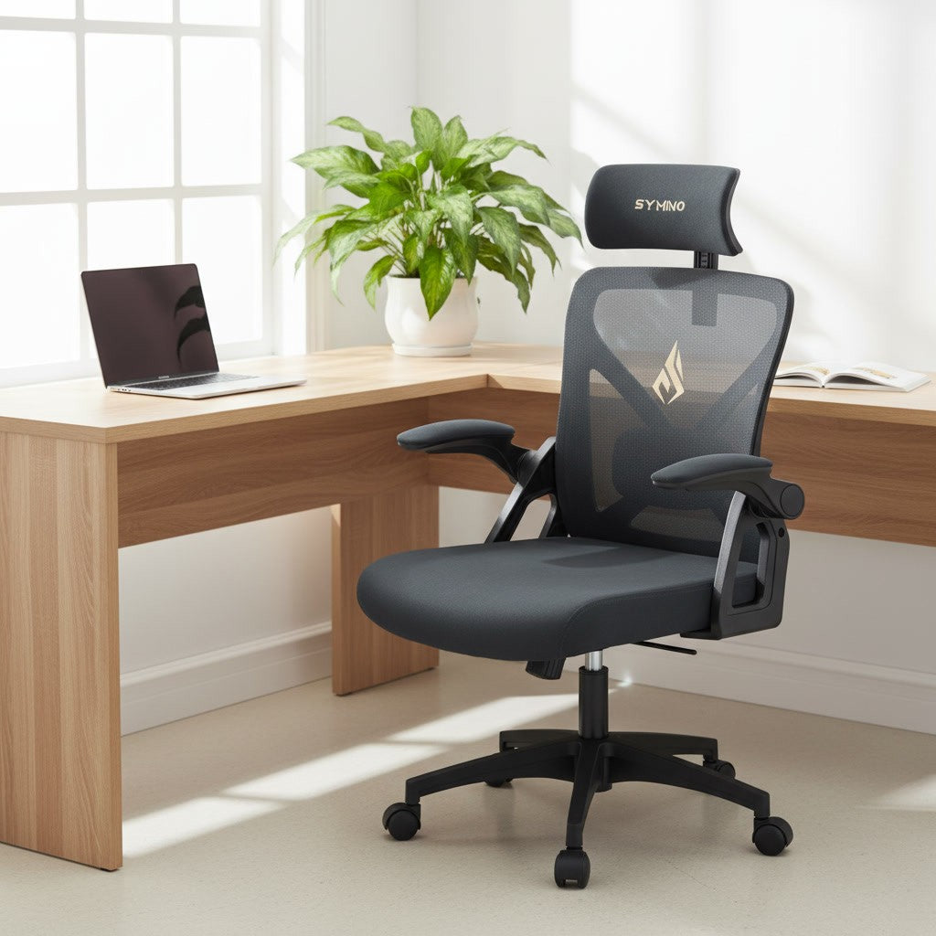 Chaise Ergonomique pour le Dos avec Appui-Tête gris foncé dans un coin bureau lumineux