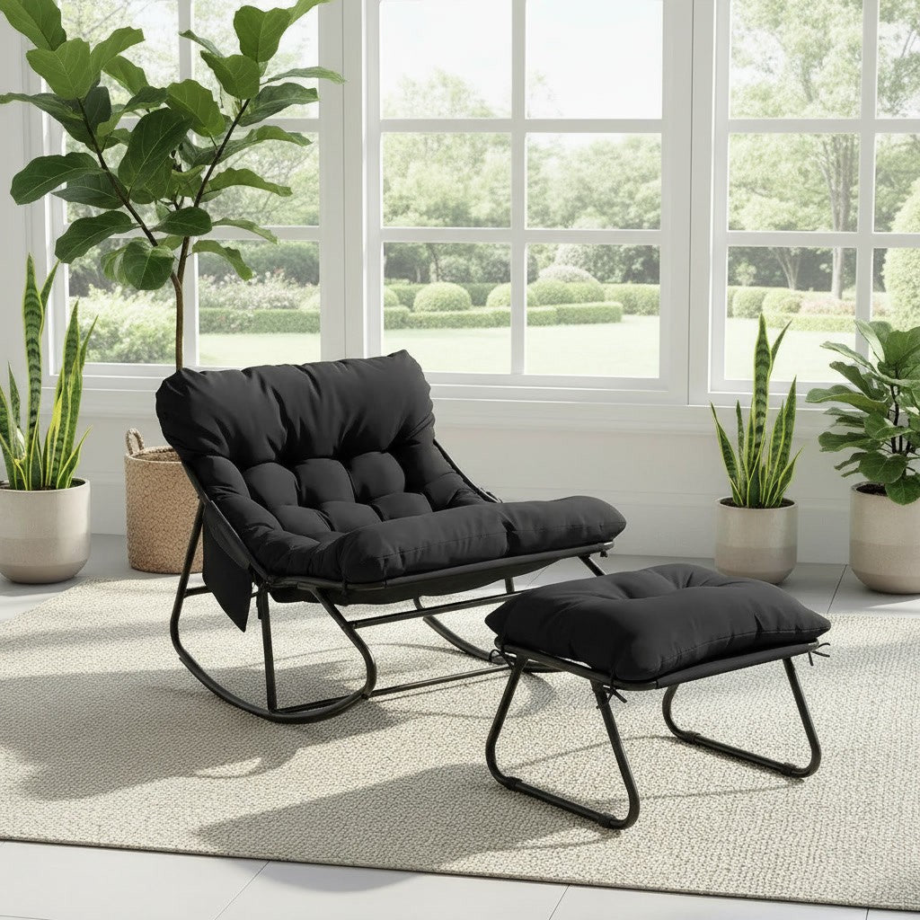 Fauteuil à Bascule Extérieur avec Repose-Pieds noir dans un salon lumineux